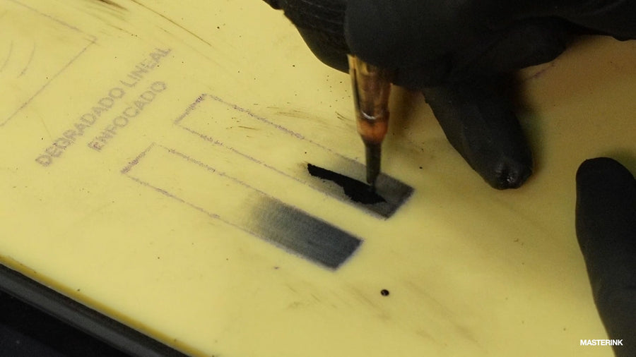 De la teoria a tus manos: practica guiada en piel sintetica